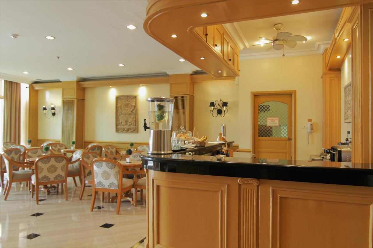 The Grand Dame Hotel 3*