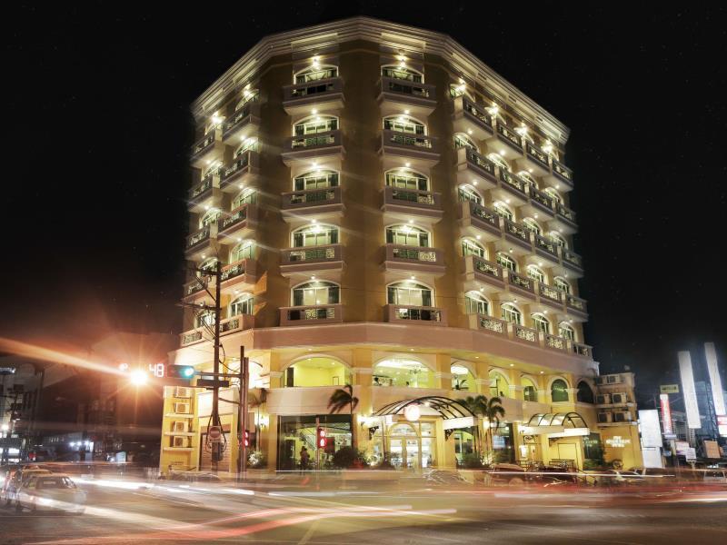 The Grand Dame Hotel 3*